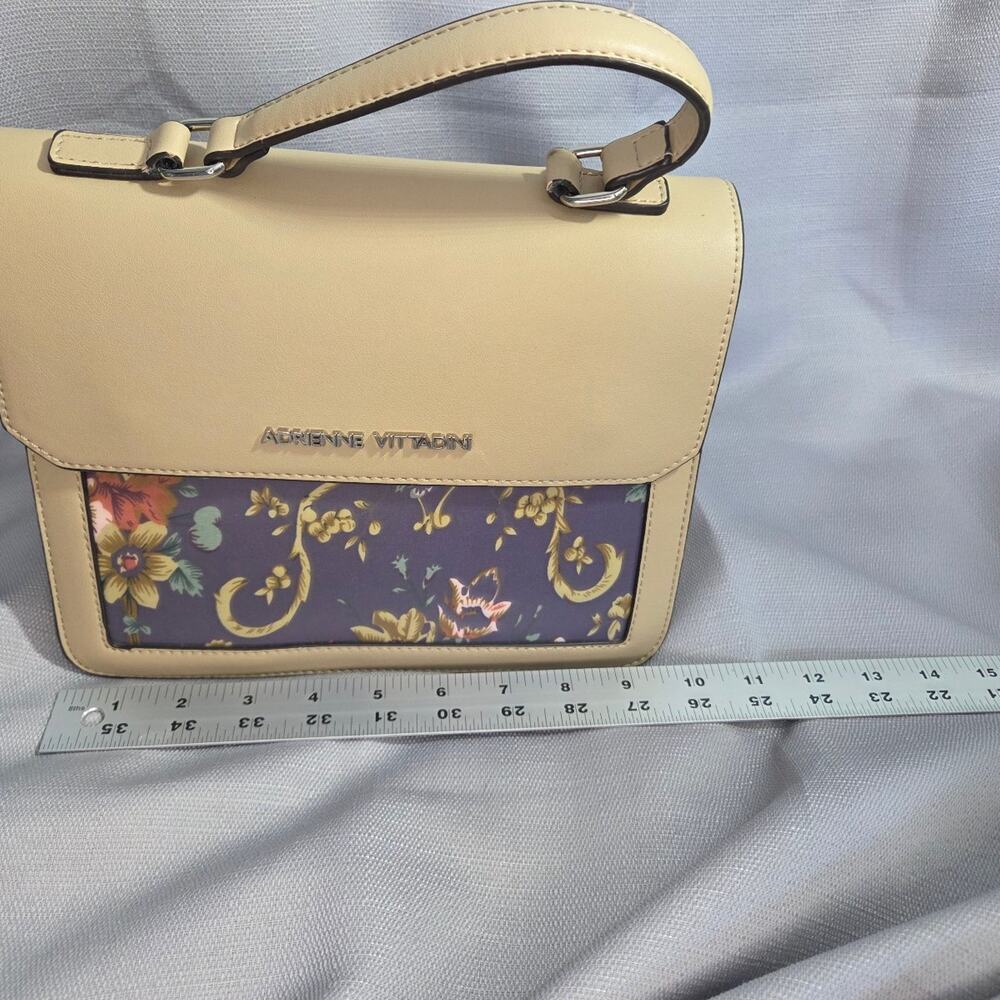 Adrienne Vittadini small hand/crossbody bag magnetic closure